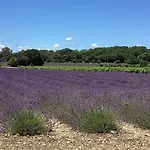 Au Mas Des Chenes בית נופש La Baume-de-Transit